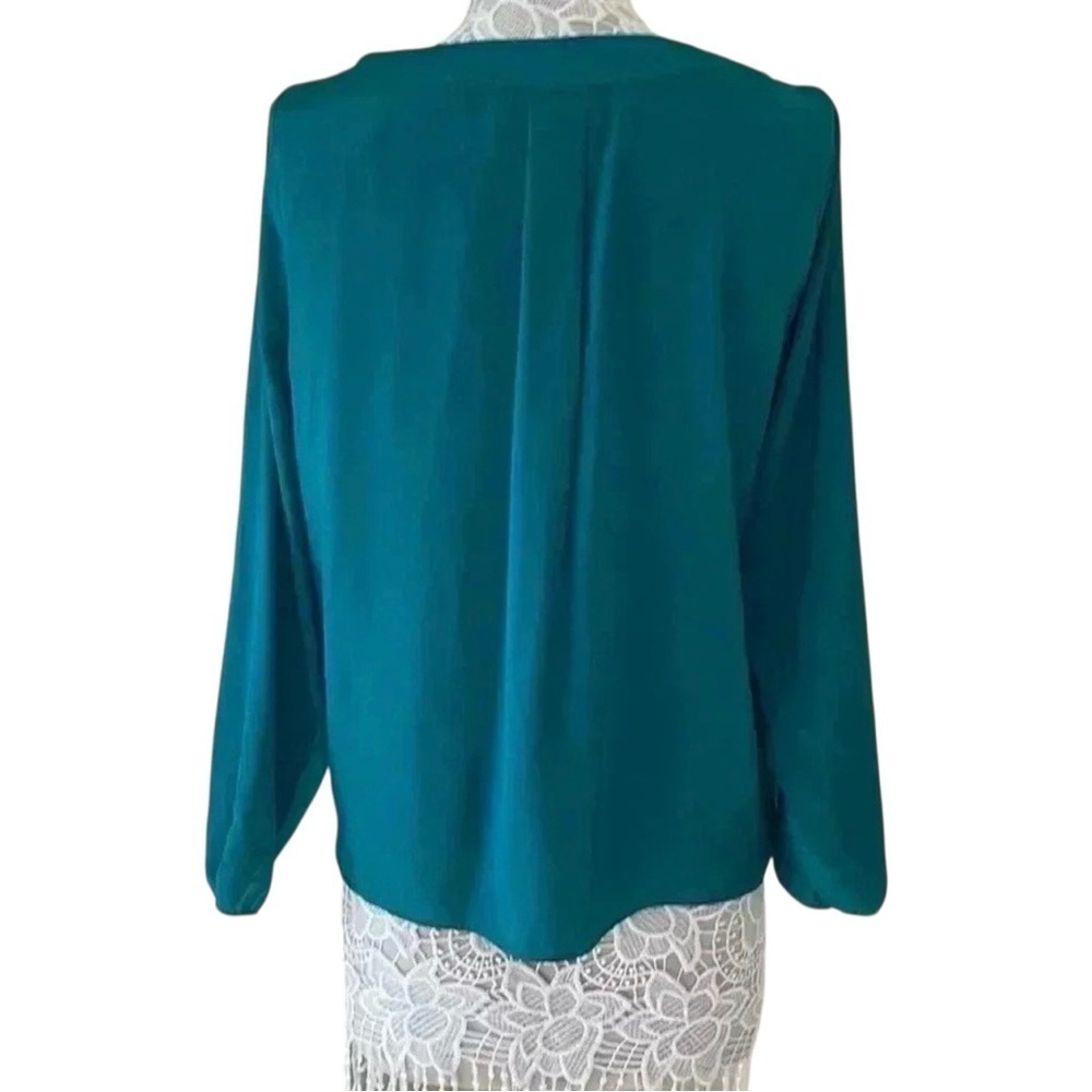 Emerald Green V-Neck Blouse With Rhinestones Size LP - Picture 4 of 8